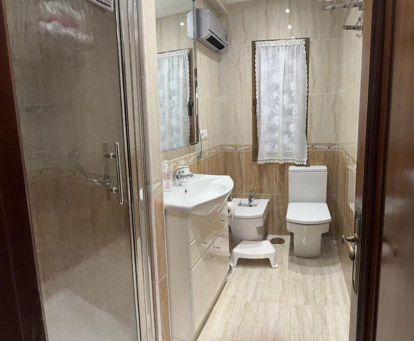 Comodo Y Centrico Apto. En Gijon Exterior photo